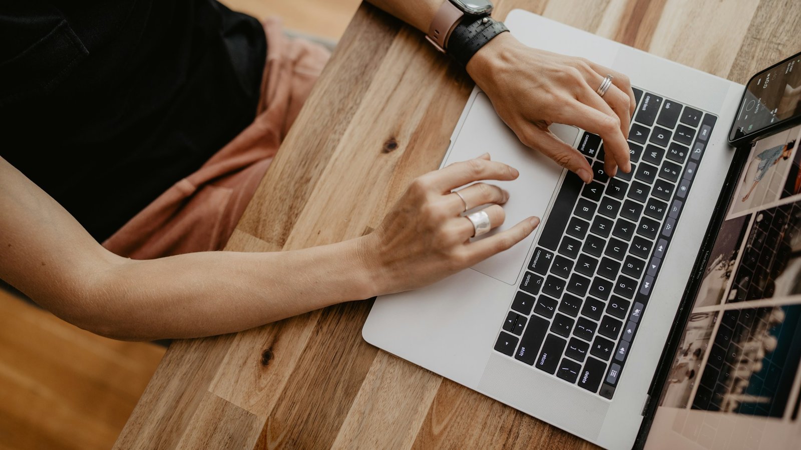 Panduan Lengkap Memilih Jasa Website AI Terbaik untuk UMKM & Startup Jakarta: Apa yang Harus Diperhatikan?